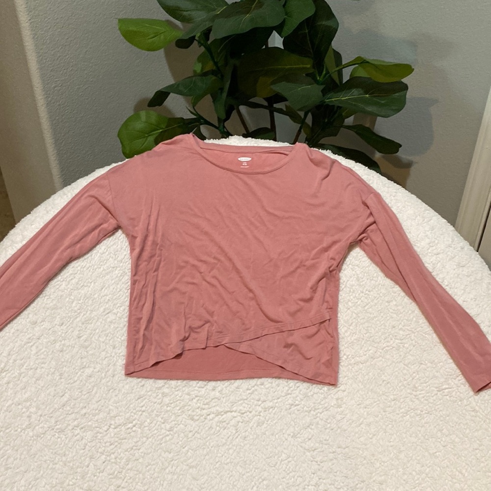 Old navy lightweight, medium (8) girls long sleeve tee